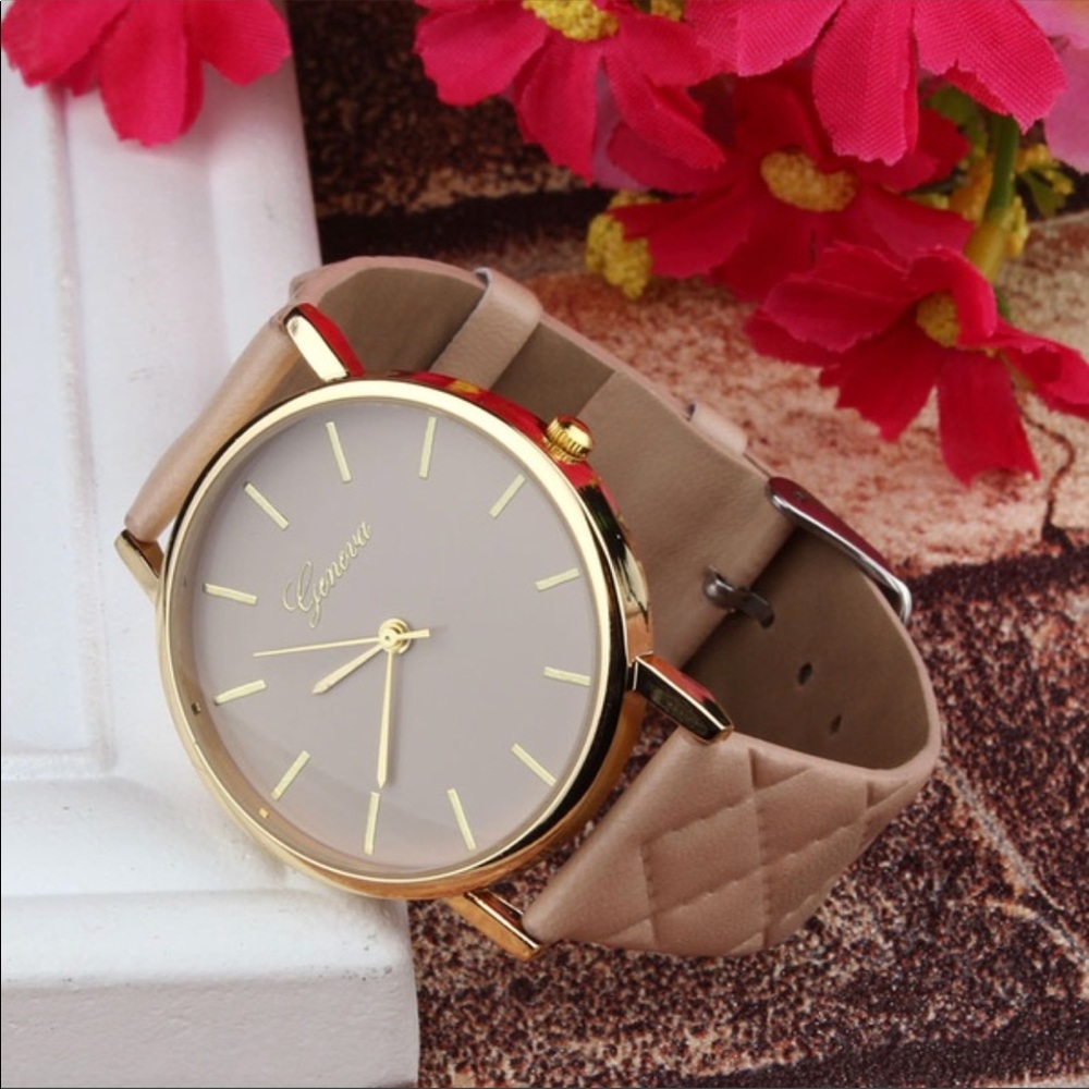 SOLD Geneva checkered strap watch - Picture 5 of 8